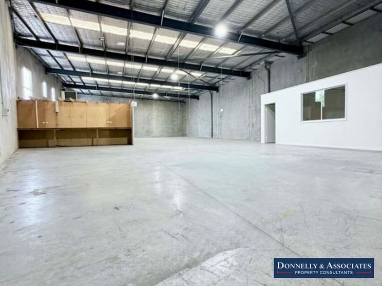 Click to view all images 2/10 - 12 Glasson Drive Bethania QLD 4205 - Image 3