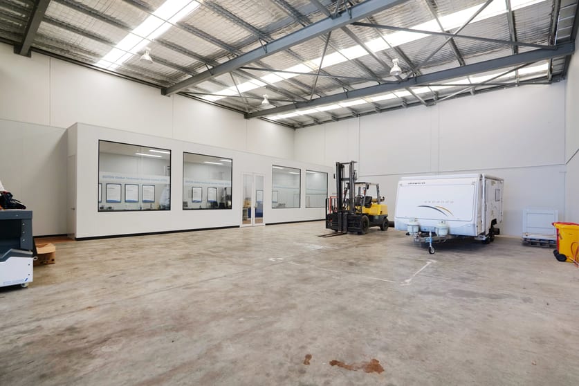 Click to view all images 2/10 Chifley Brace Jandakot WA 6164 - Image 3