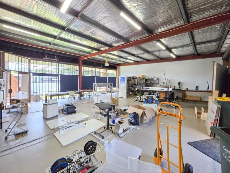Click to view all images Unit 4/10 Kirrawee Road Gosford NSW 2250 - Image 3