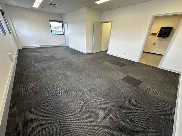 Click to view all images Level 2 Suite 6/10 Bradford Close Kotara NSW 2289 - Image 3