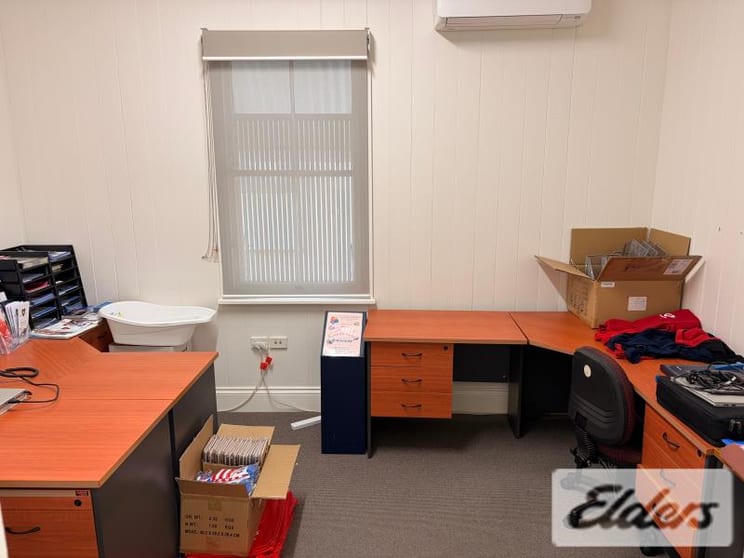 Click to view all images 8 Arne Street Woolloongabba QLD 4102 - Image 2