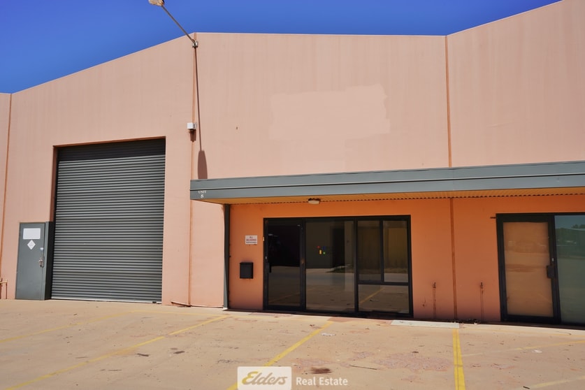 Click to view all images 8/16-24 Whybrow Street Griffith NSW 2680 - Image 2