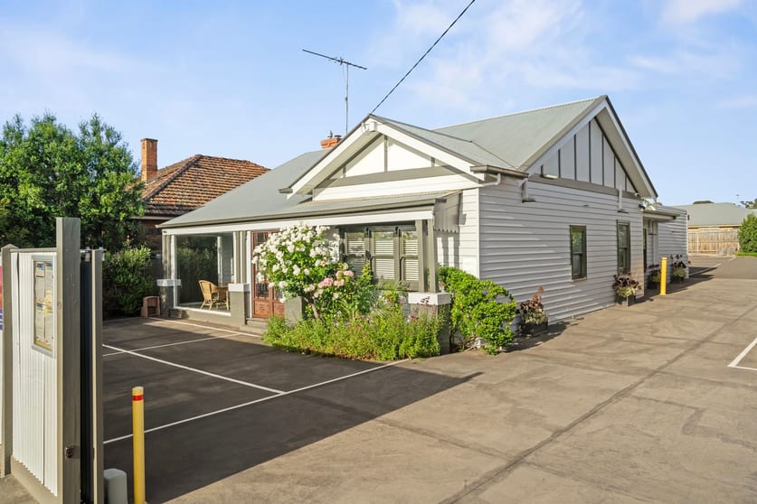 Click to view all images 49 Gisborne Road Bacchus Marsh VIC 3340 - Image 2