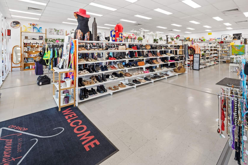 Click to view all images 130 Gympie Road Strathpine QLD 4500 - Image 2