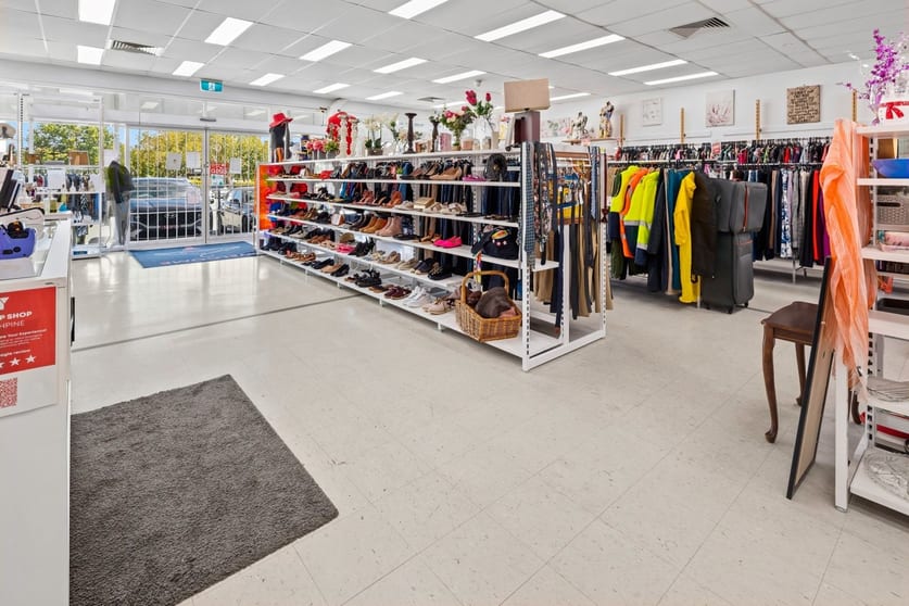 Click to view all images 130 Gympie Road Strathpine QLD 4500 - Image 3