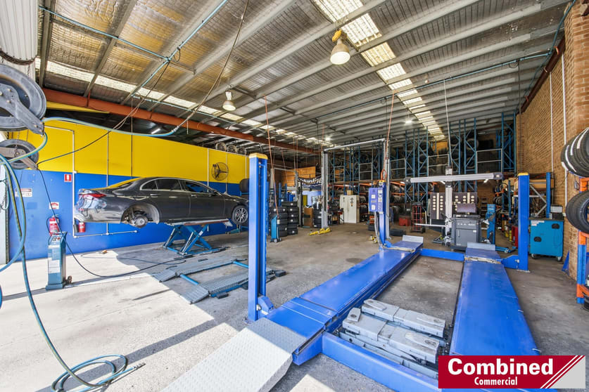 Click to view all images 1/11 Mill Road Campbelltown NSW 2560 - Image 2