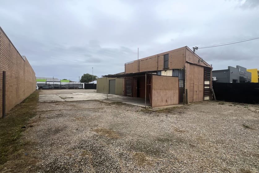 Click to view all images 81 Macleod Street Bairnsdale VIC 3875 - Image 2