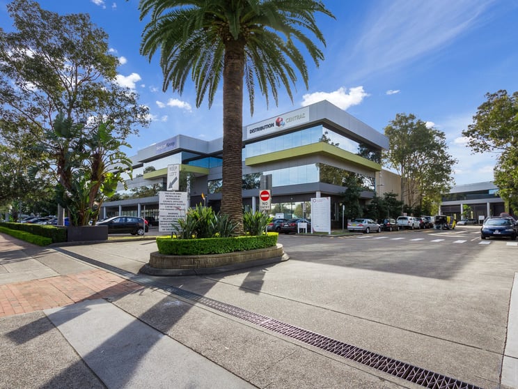 Click to view all images 39 Herbert Street Artarmon NSW 2064 - Image 2