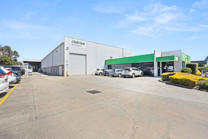 Click to view all images 24 - 26 Hydrive Close Dandenong South VIC 3175 - Image 2