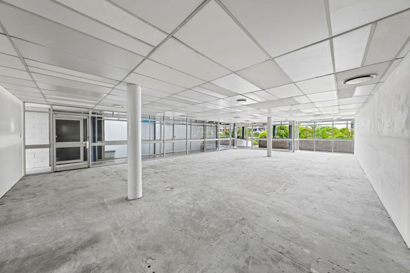 Click to view all images 11-13 Allamanda Drive Daisy Hill QLD 4127 - Image 2