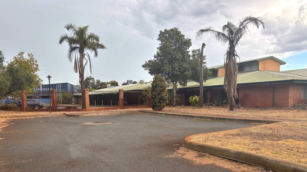 Click to view all images 11 John XXIII Avenue Mount Claremont WA 6010 - Image 2