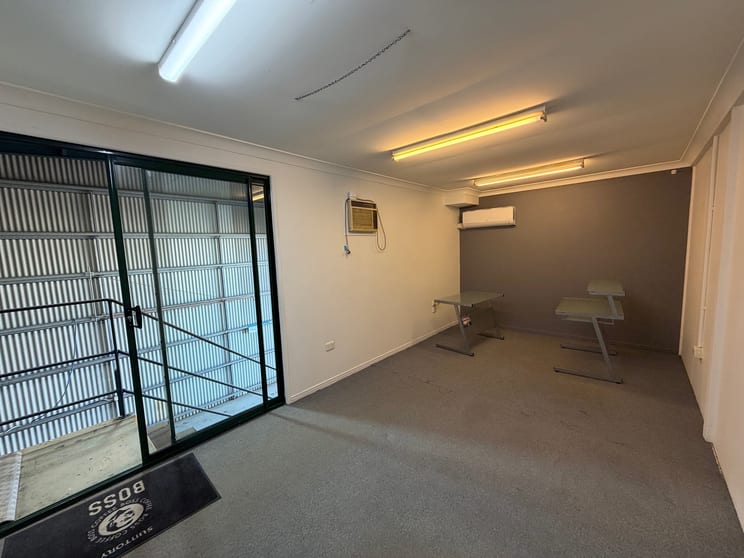 Click to view all images 19/284 Musgrave Road Coopers Plains QLD 4108 - Image 3