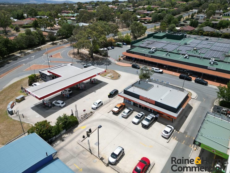 Click to view all images 6 Limestone Drive Jerrabomberra NSW 2619 - Image 3