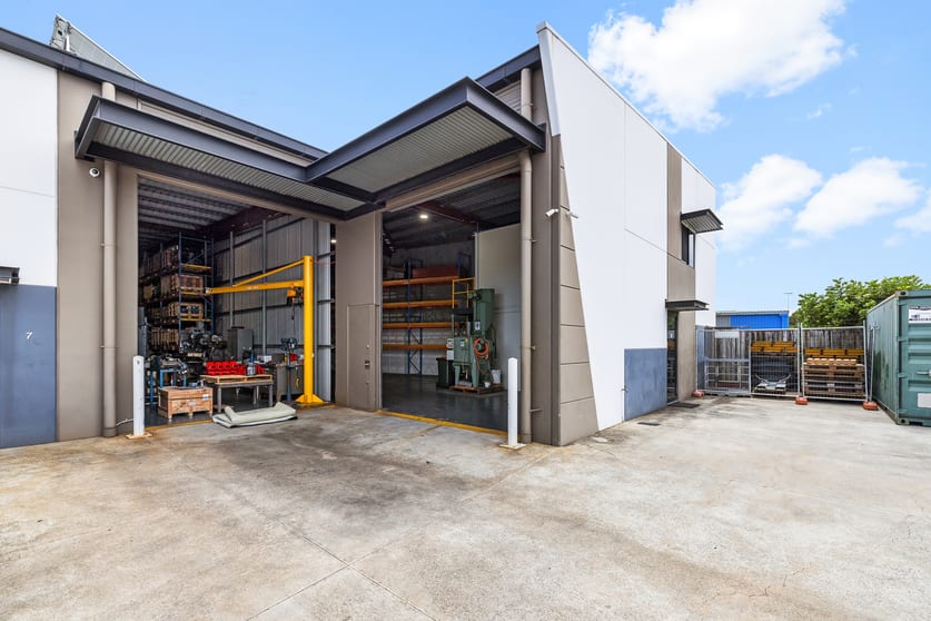 Click to view all images 8/22 North Road Wynnum West QLD 4178 - Image 2