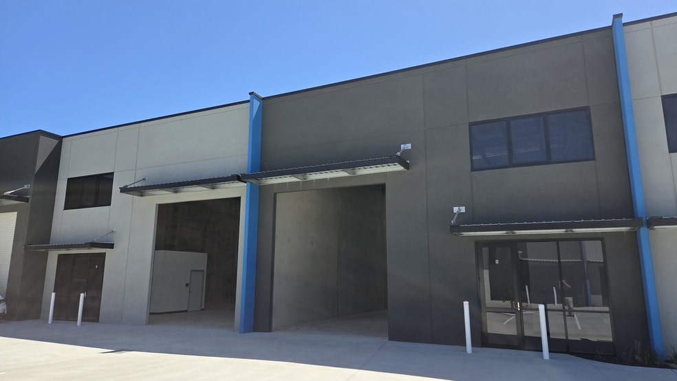 Click to view all images Unit 7 & 8/69 Pinnacle Drive Neerabup WA 6031 - Image 1