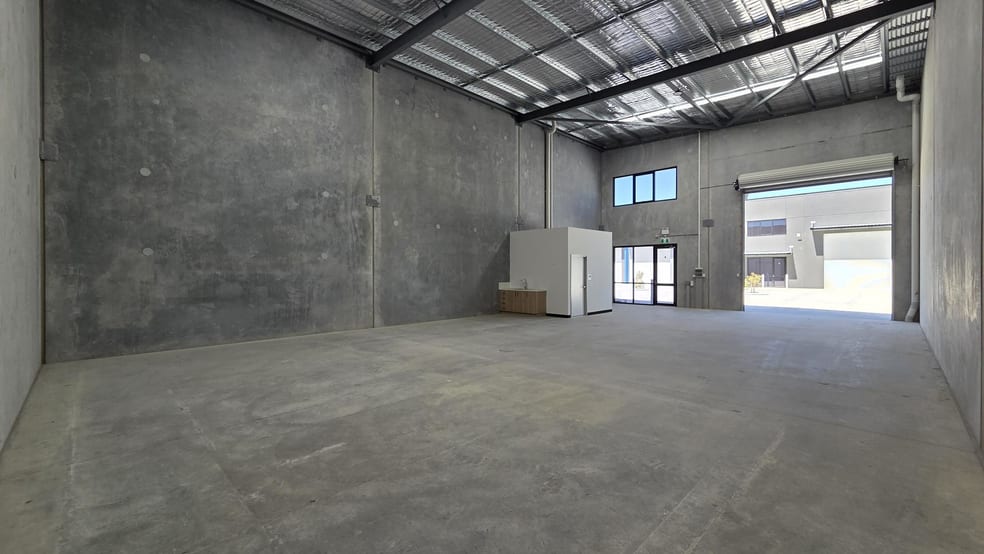Click to view all images Unit 7 & 8/69 Pinnacle Drive Neerabup WA 6031 - Image 3