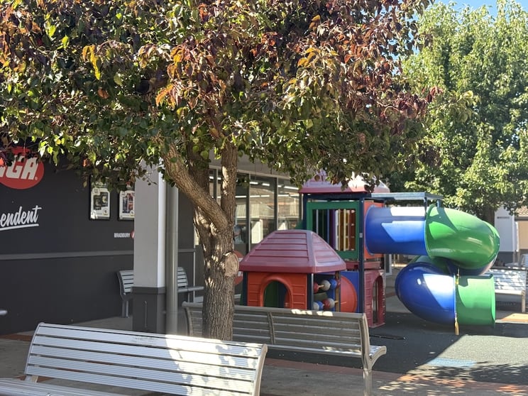 Click to view all images Bradbury NSW 2560 - Image 2