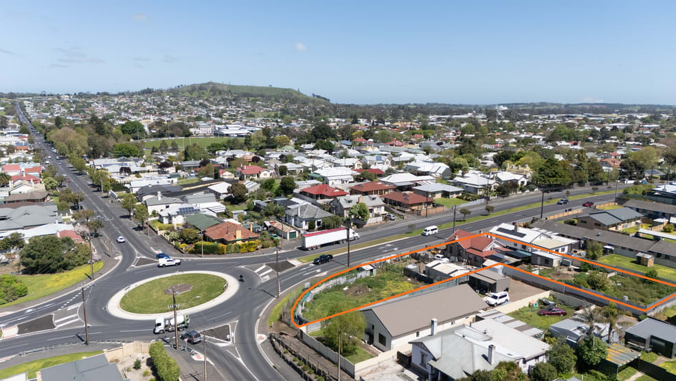 Click to view all images 46 Jubilee Highway West & 53 Wehl North Street Mount Gambier SA 5290 - Image 3