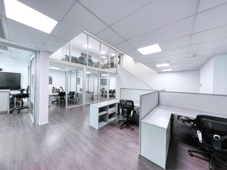 Click to view all images Suite 3/112-118 Mulgrave Road Parramatta Park QLD 4870 - Image 3