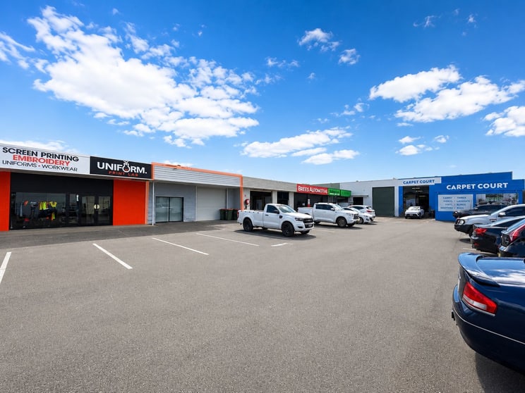 Click to view all images 6/18 Machinery Drive Tweed Heads South NSW 2486 - Image 3