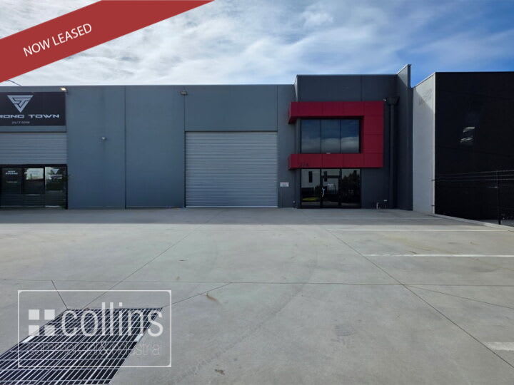 Click to view all images Unit 2/4 Remount Way Cranbourne West VIC 3977 - Image 1