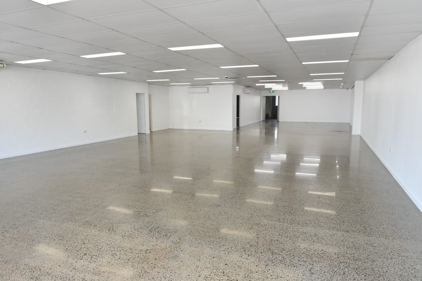 Click to view all images 1/177 Ingham Road West End QLD 4810 - Image 3