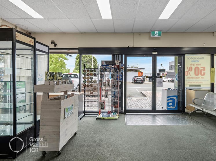 Click to view all images 69 Centreway Mount Waverley VIC 3149 - Image 3