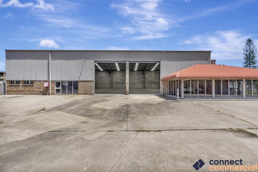 Click to view all images 21 Wheeler Crescent Currumbin Waters QLD 4223 - Image 2