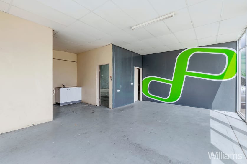 Click to view all images Warehouse 1/4 Shaft Court Hoppers Crossing VIC 3029 - Image 3