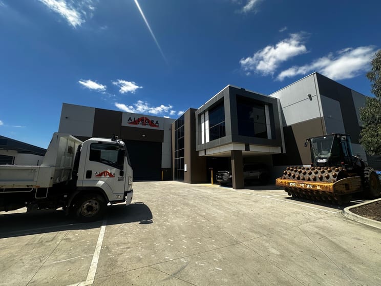 Click to view all images 6 Northpoint Drive Epping VIC 3076 - Image 2
