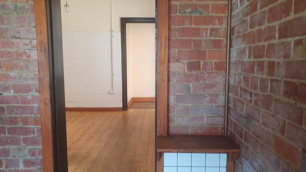 Click to view all images 206 Mt Alexander Road Travancore VIC 3032 - Image 2