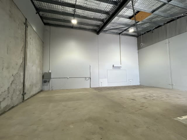Click to view all images 35 Cumberland Avenue South Nowra NSW 2541 - Image 2