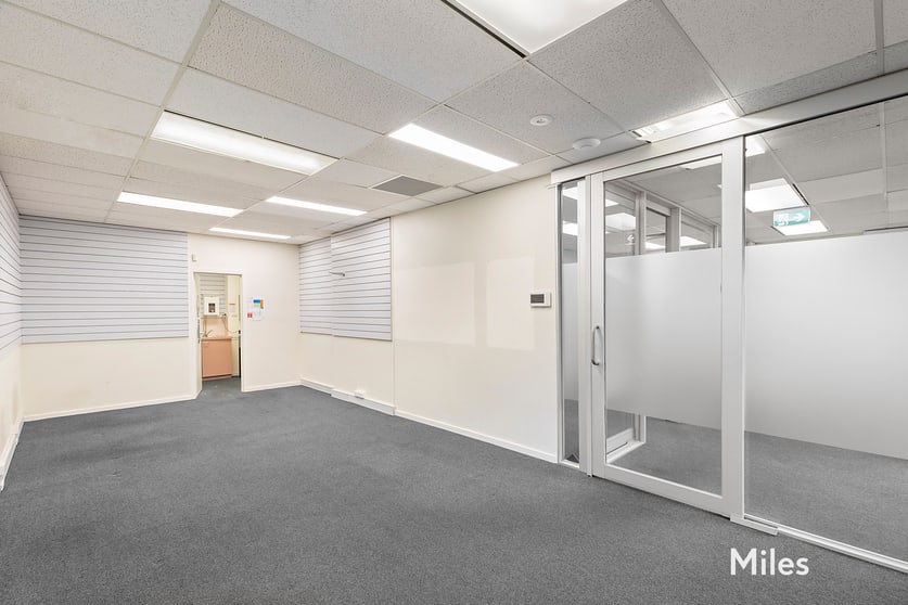 Click to view all images 13/247 Rathdowne Street Carlton VIC 3053 - Image 3