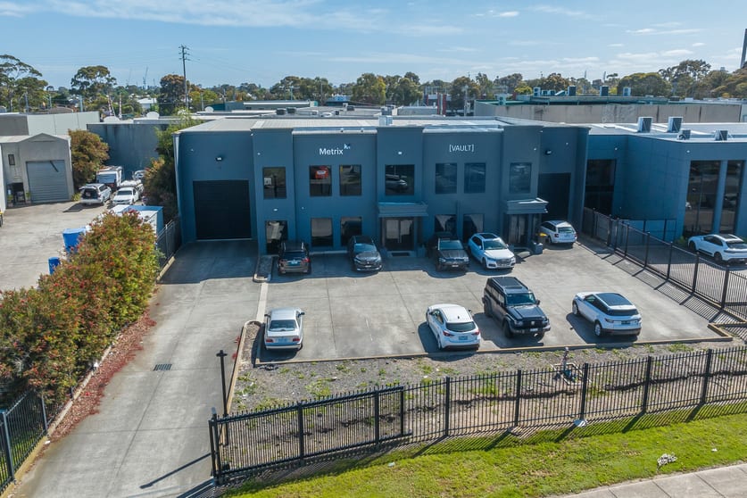 Click to view all images 6 Akuna Drive Williamstown VIC 3016 - Image 2