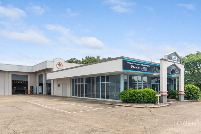 Click to view all images 3/2 Greg Jabs Drive Garbutt QLD 4814 - Image 1