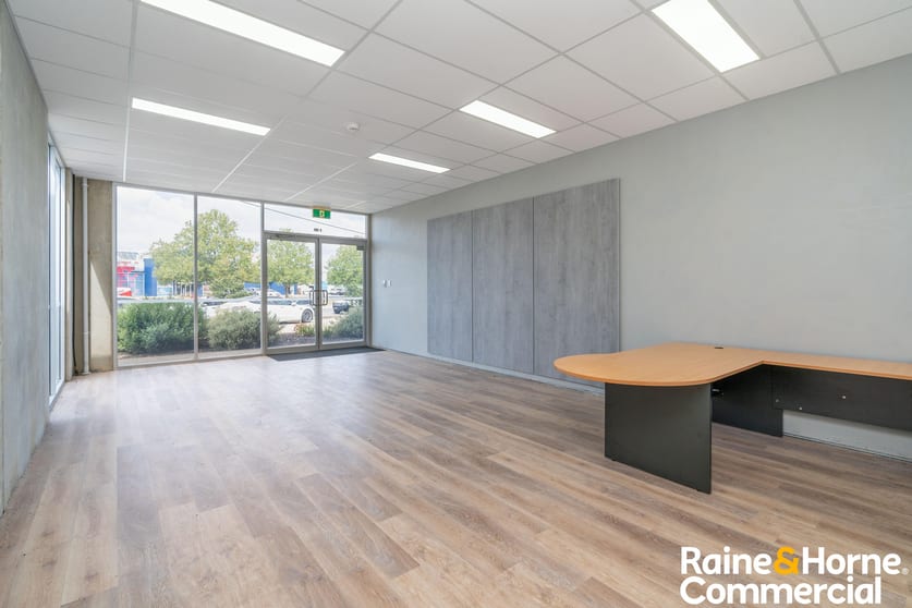 Click to view all images 6/181 Hammond Avenue Wagga Wagga NSW 2650 - Image 2
