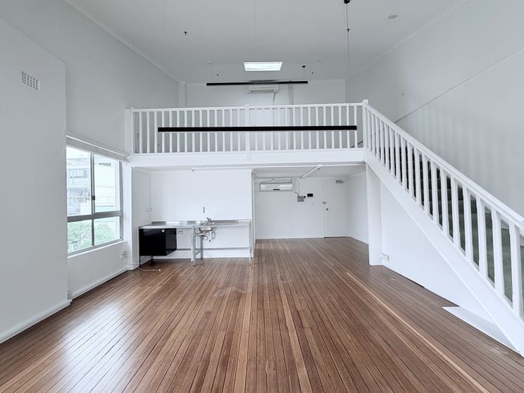 Click to view all images Level 3, 302/4-14 Buckingham Street Surry Hills NSW 2010 - Image 3