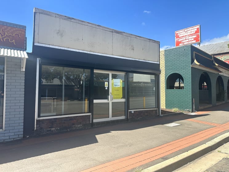 245 Boorowa Street Young NSW 2594 - Image 1