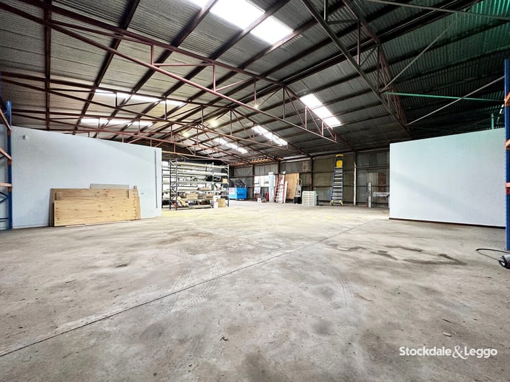 Click to view all images 52 Williams Road Shepparton VIC 3630 - Image 2
