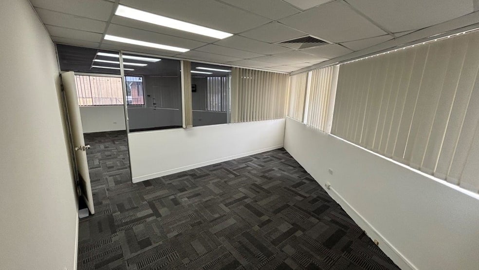 Click to view all images Seven Hills NSW 2147 - Image 3