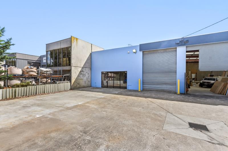 Click to view all images 1/11 Superior Drive Dandenong South VIC 3175 - Image 3