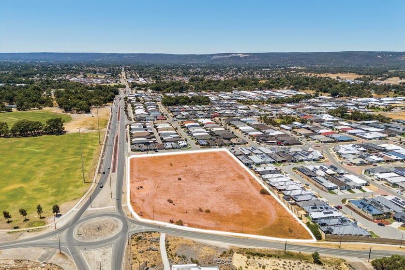 Click to view all images Holmes Street Southern River WA 6110 - Image 1