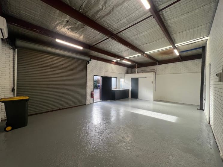 Click to view all images Unit 4/2 Liverpool Street Ingleburn NSW 2565 - Image 2