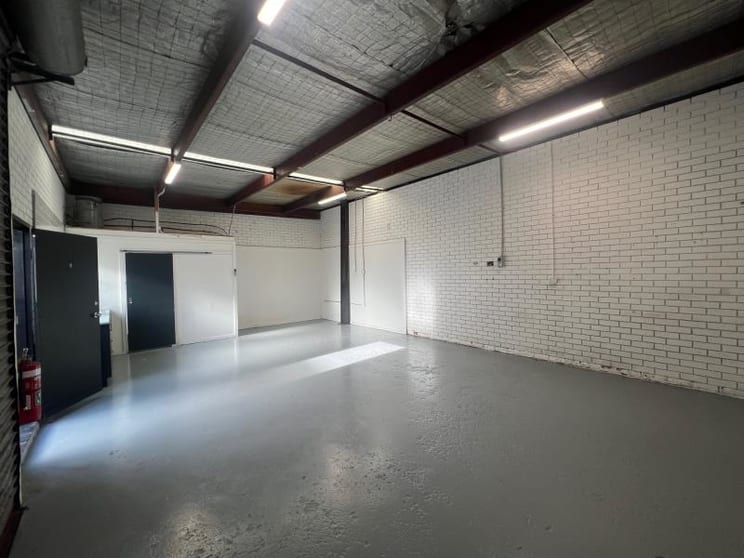 Click to view all images Unit 4/2 Liverpool Street Ingleburn NSW 2565 - Image 3