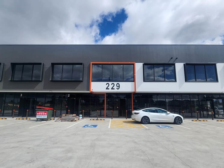 Click to view all images 229 Robinsons Road Ravenhall VIC 3023 - Image 1