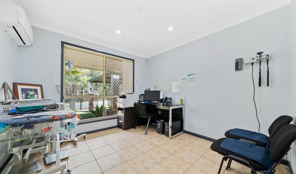 Click to view all images 187-197 Sentinel Drive Greenbank QLD 4124 - Image 3