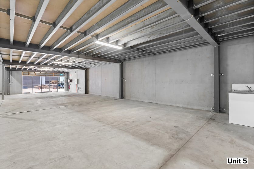 Click to view all images Unit 5/4 Whealan Close Heatherbrae NSW 2324 - Image 2