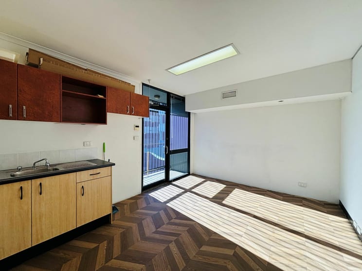 Click to view all images 6/173-175 Bigge Street Liverpool NSW 2170 - Image 3