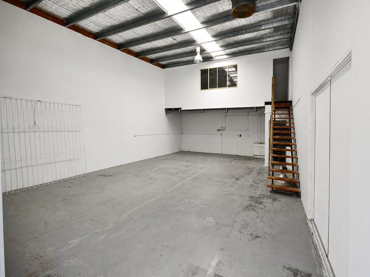 Click to view all images Currumbin Waters QLD 4223 - Image 3