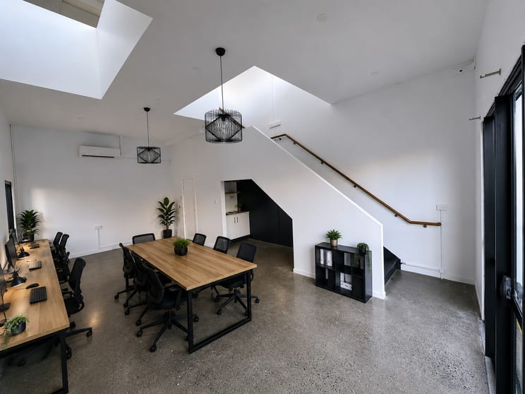 Click to view all images Burleigh Heads QLD 4220 - Image 1